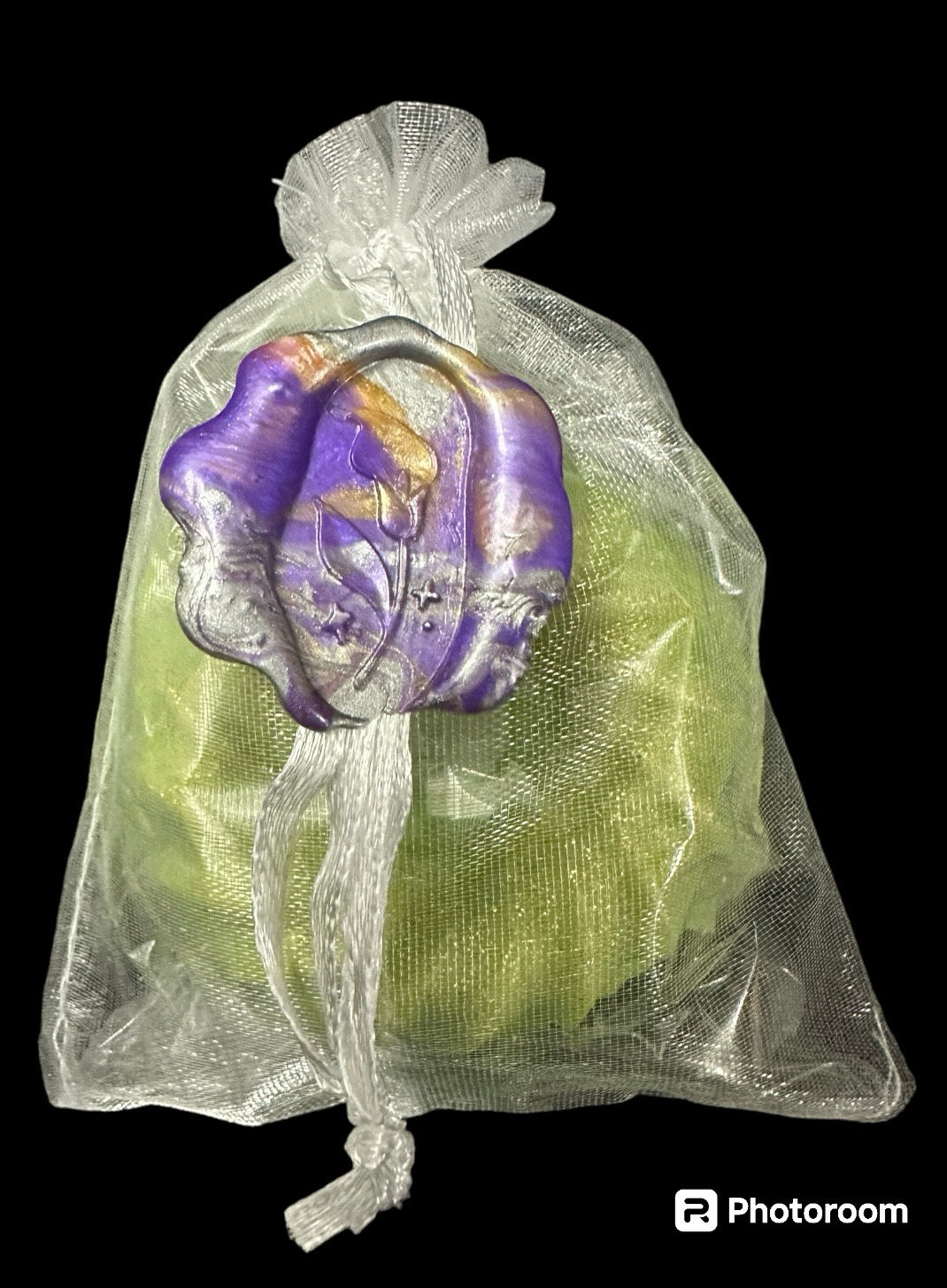 Girly Apple Green Glittery & White Cotton Lace Body Soap 75 g