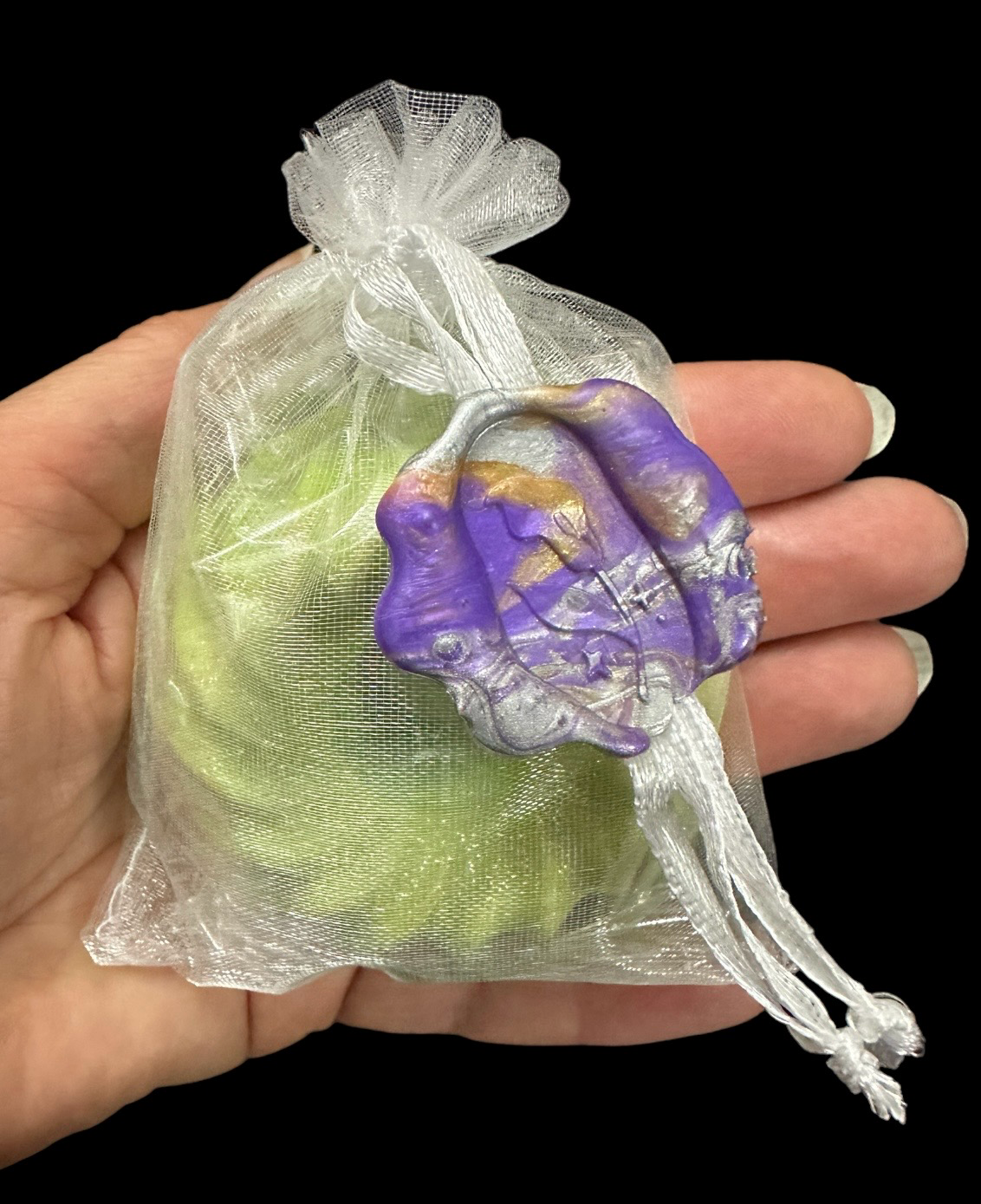 Girly Apple Green Glittery & White Cotton Lace Body Soap 75 g