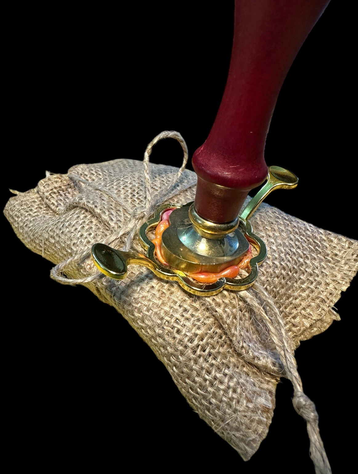 Honey, Organic Peppermint Water & Mango Butter Natural Body Soap In Natural Jute