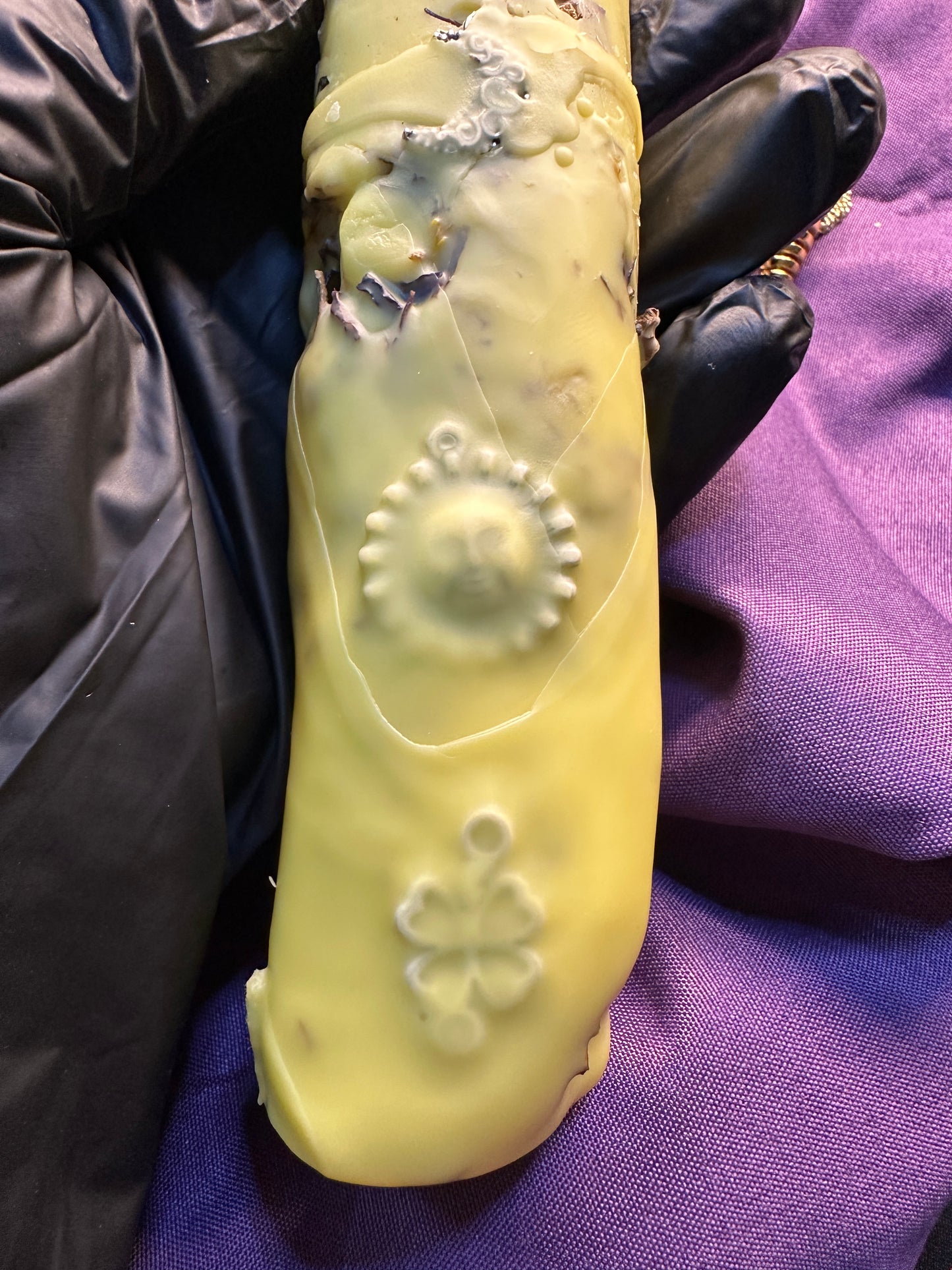 Beeswax & eco soy candle with dried Blu Lotus flowers and 3 pendants