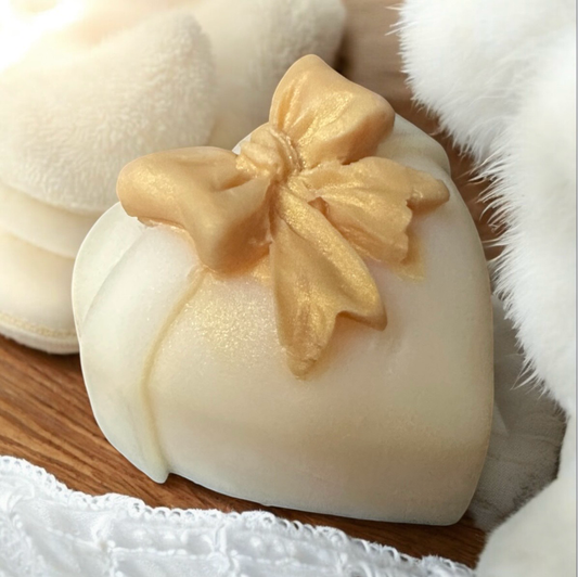 Beige/Gold Heart Soy wax melt French Vanilla essence