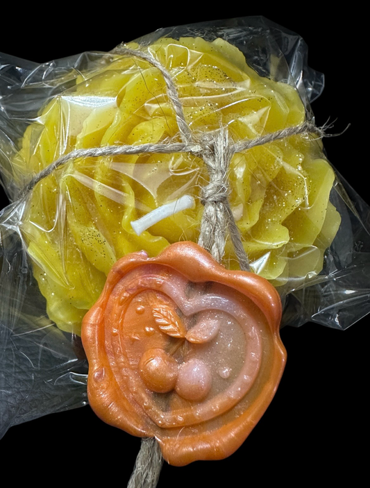 Beeswax peony candle with French vanilla & Organic Sweet Orange Oil