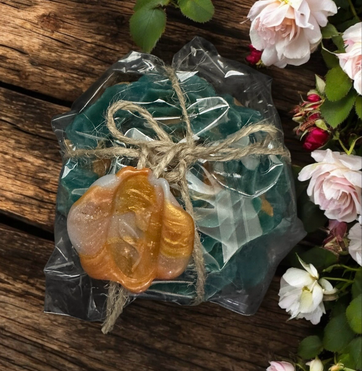 Bergamot, Patchouli, Honey…..in Blue Body Soap 120g