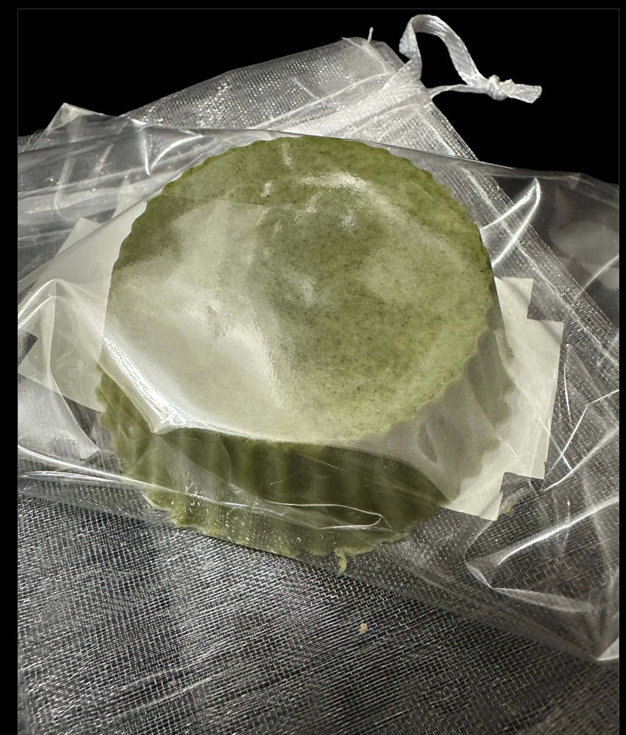 Natural Barley Grass Powder, Castor Oil & Honey Body Soap 41g