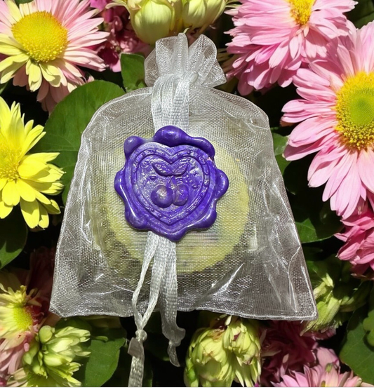 The Perfect Harmony Apricot Kernel & Castor Oil Body Soap 46g.